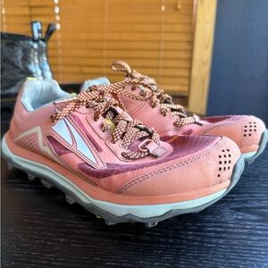 LONE PEAK 5 trail shoes, women’s size 6